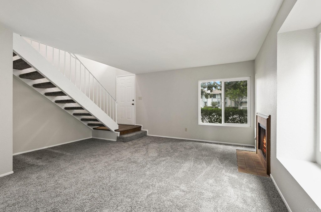 6989 Carnation Drive Carlsbad, CA 92011 - Photo 5 of 37