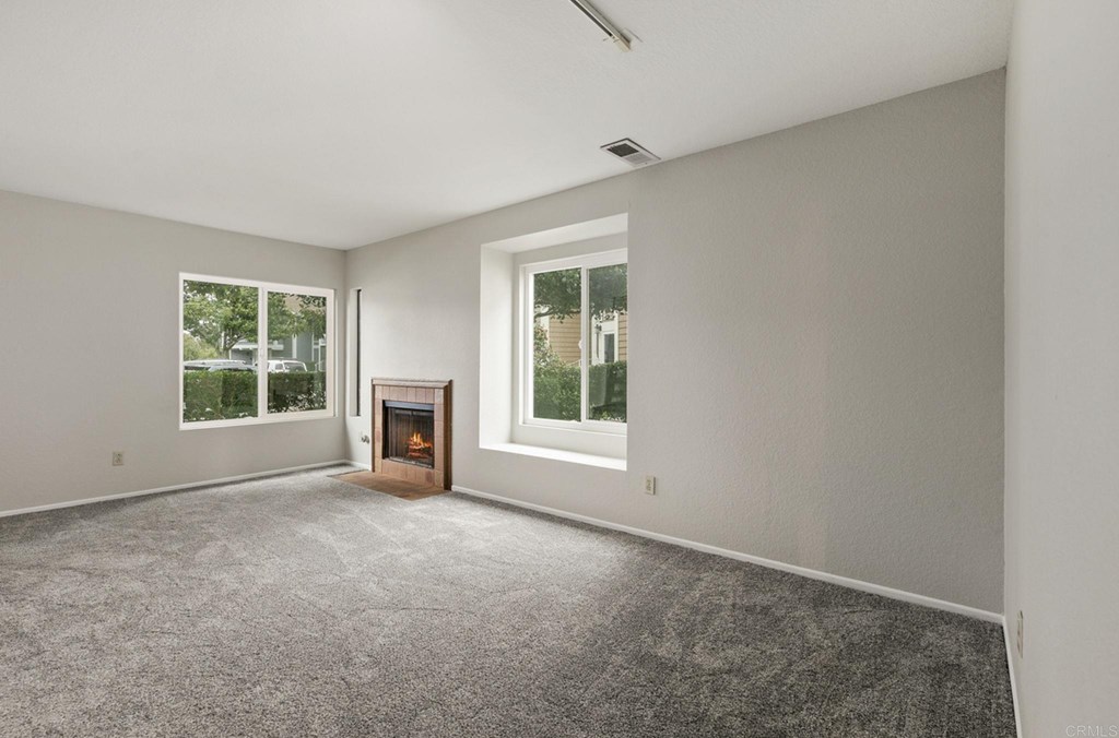 6989 Carnation Drive Carlsbad, CA 92011 - Photo 9 of 37