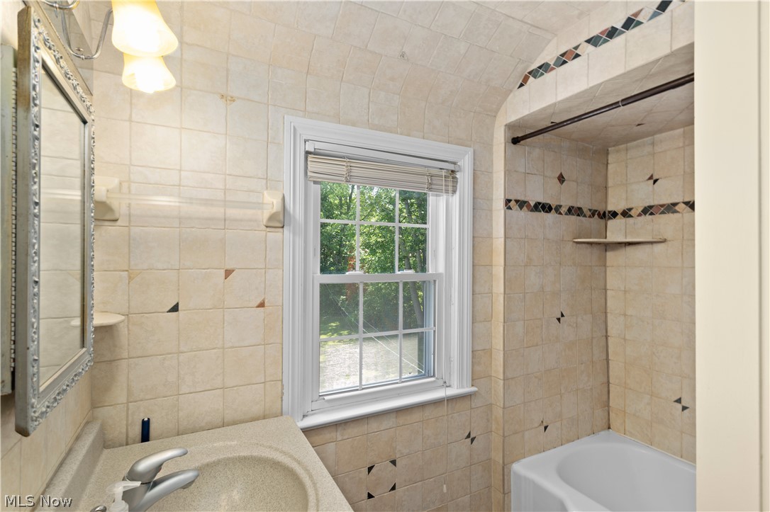 3439 Helen Road Shaker Heights, OH 44122 - Photo 18 of 24 Updated full bathroom with gorgeous tile throughout on 2nd floor