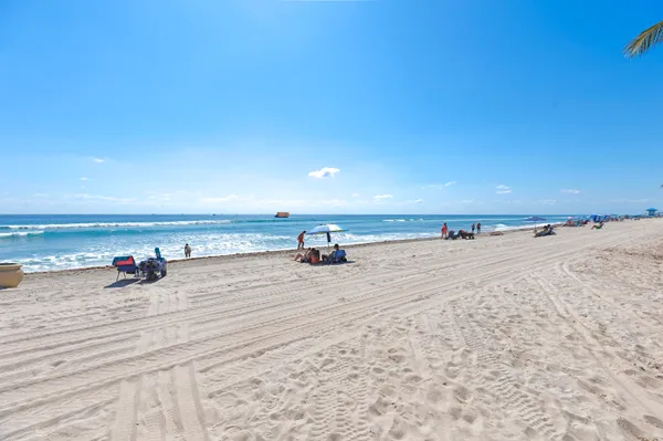 $2,999 | 3200 North Ocean Drive, Unit 203, Hollywood, FL 33019