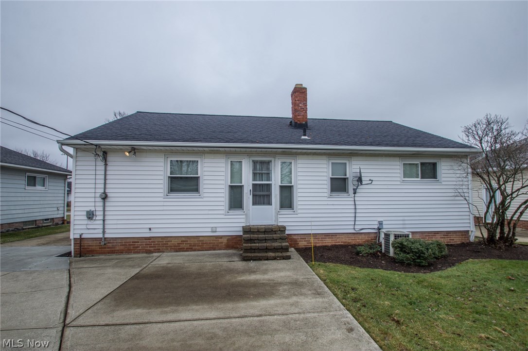 1650 Chelmsford Road Cleveland, OH 44124 - Photo 5 of 33 Gallery Image 5