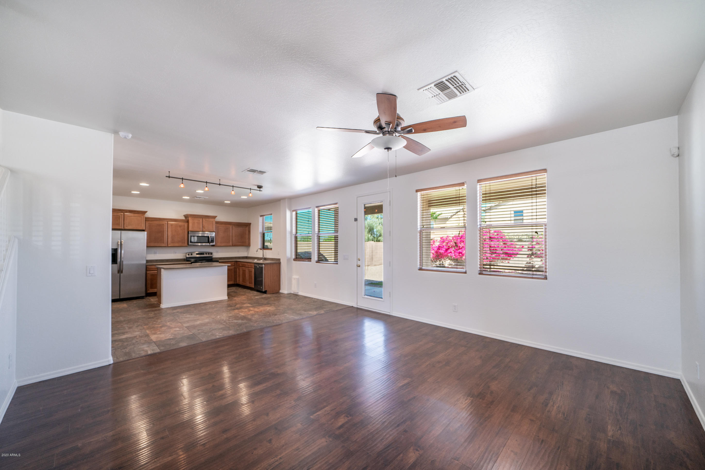 3444 West Apollo Road Phoenix, AZ 85041 - Photo 8 of 33 DSC07058 copy