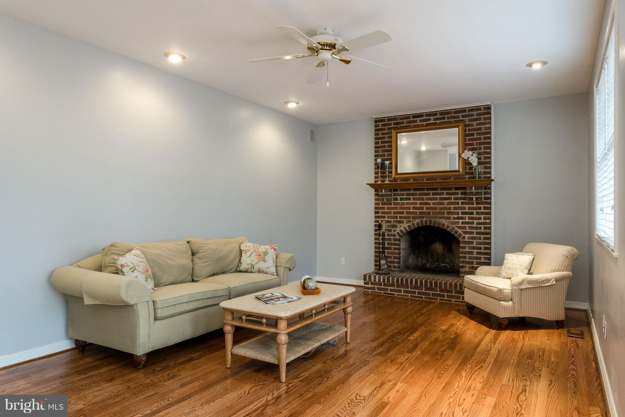 124 Chews Manor Road Stevensville, MD 21666 - Photo 16 of 30 Family Room with wood burning fireplace