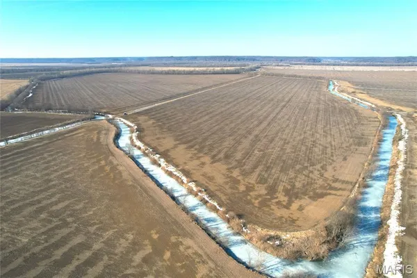 $1 | 1 North Hillview-Eldred Road, Hillview, IL 62050