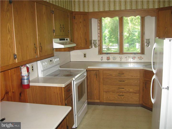 2346 Turk Road Doylestown, PA 18901 - Photo 2 of 15 Kitchen