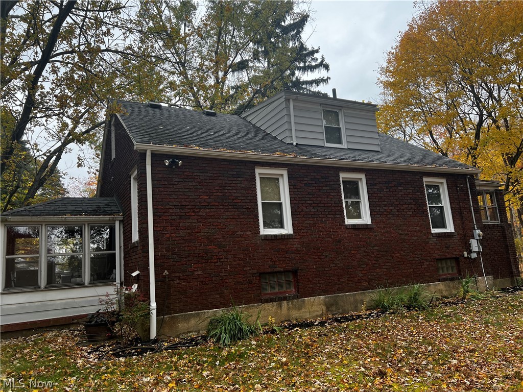 1068 Howland Wilson Road Southeast Warren, OH 44484 - Photo 6 of 28 Gallery Image 6