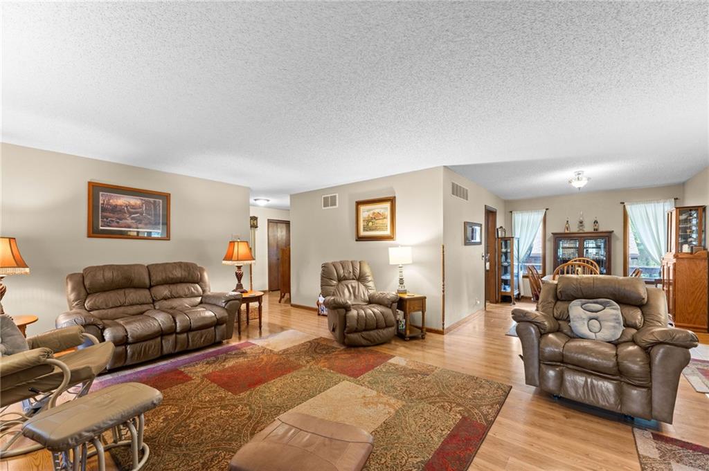 21 West Edwards Street Iola, KS 66749 - Photo 33 of 64