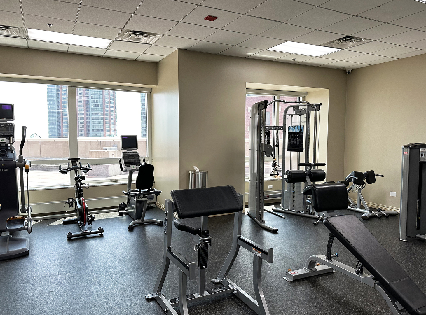 512 North McClurg Court, Unit 4710 Chicago, IL 60611 - Photo 27 of 34