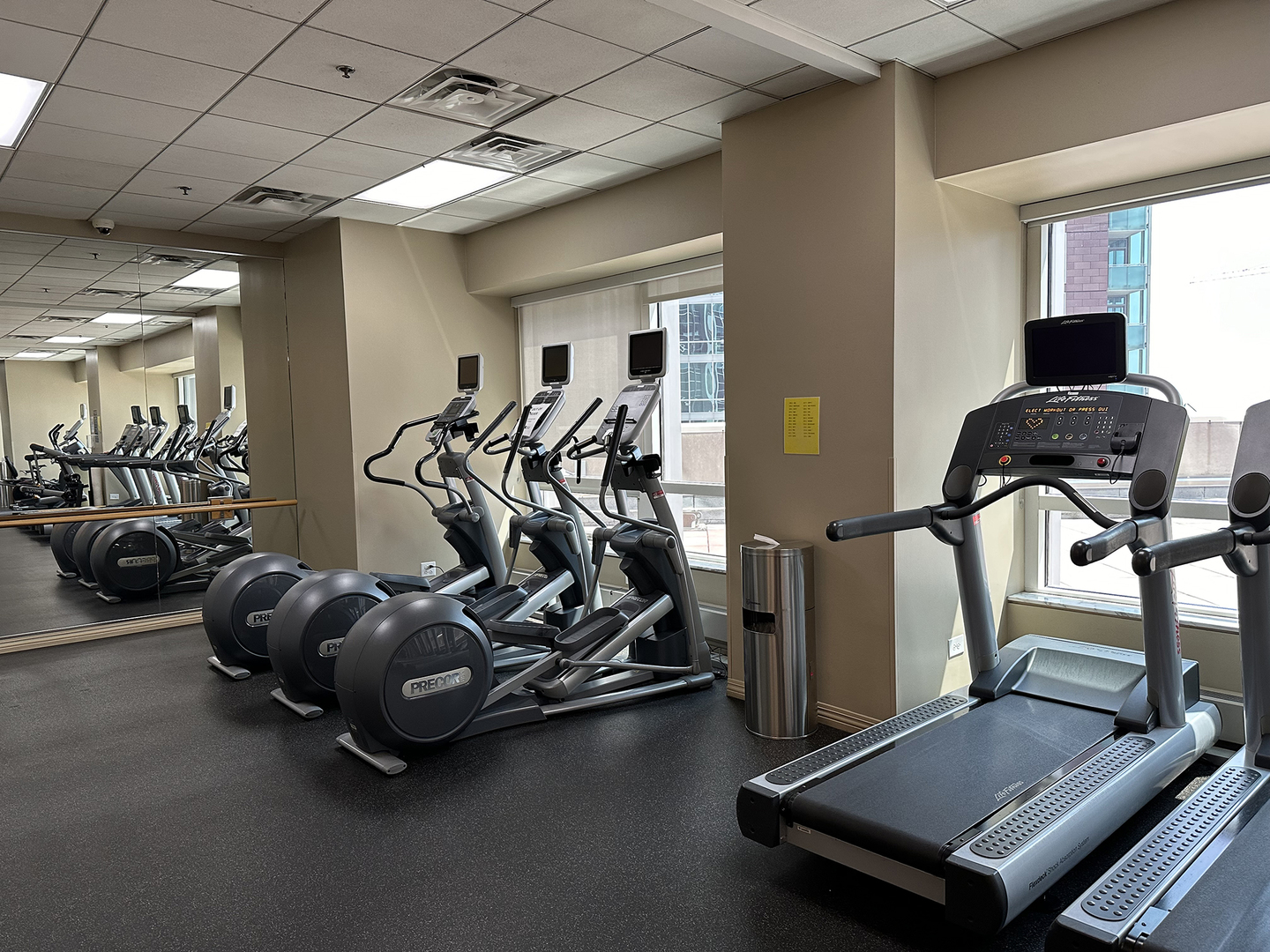 512 North McClurg Court, Unit 4710 Chicago, IL 60611 - Photo 28 of 34