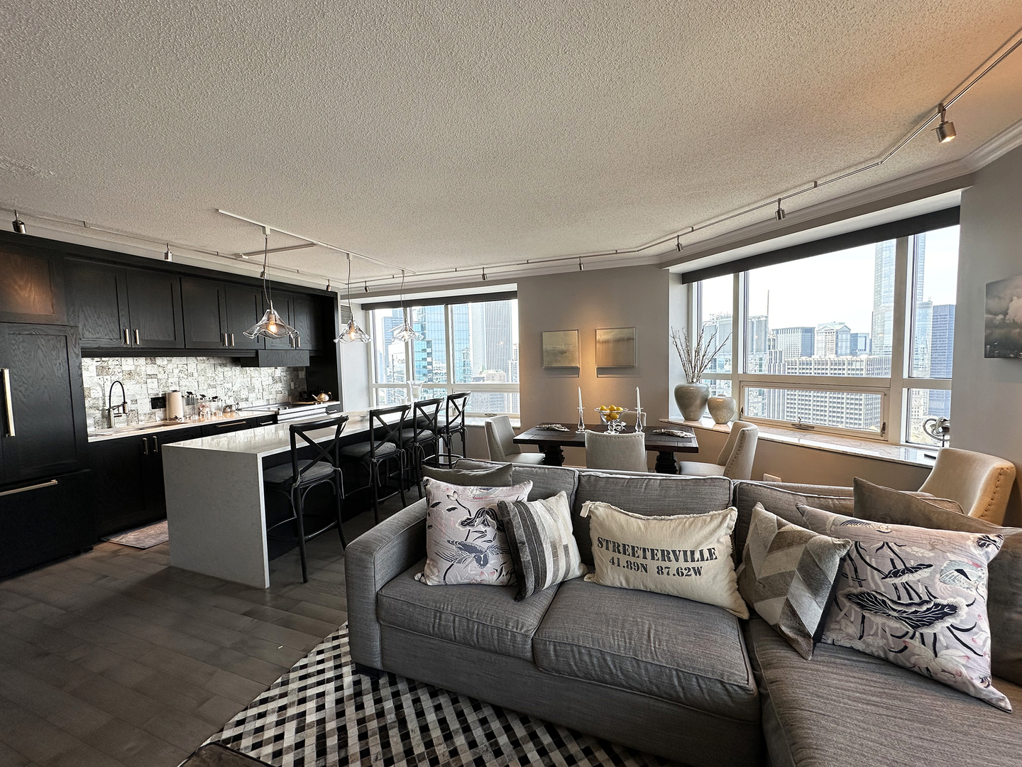 512 North McClurg Court, Unit 4710 Chicago, IL 60611 - Photo 5 of 34