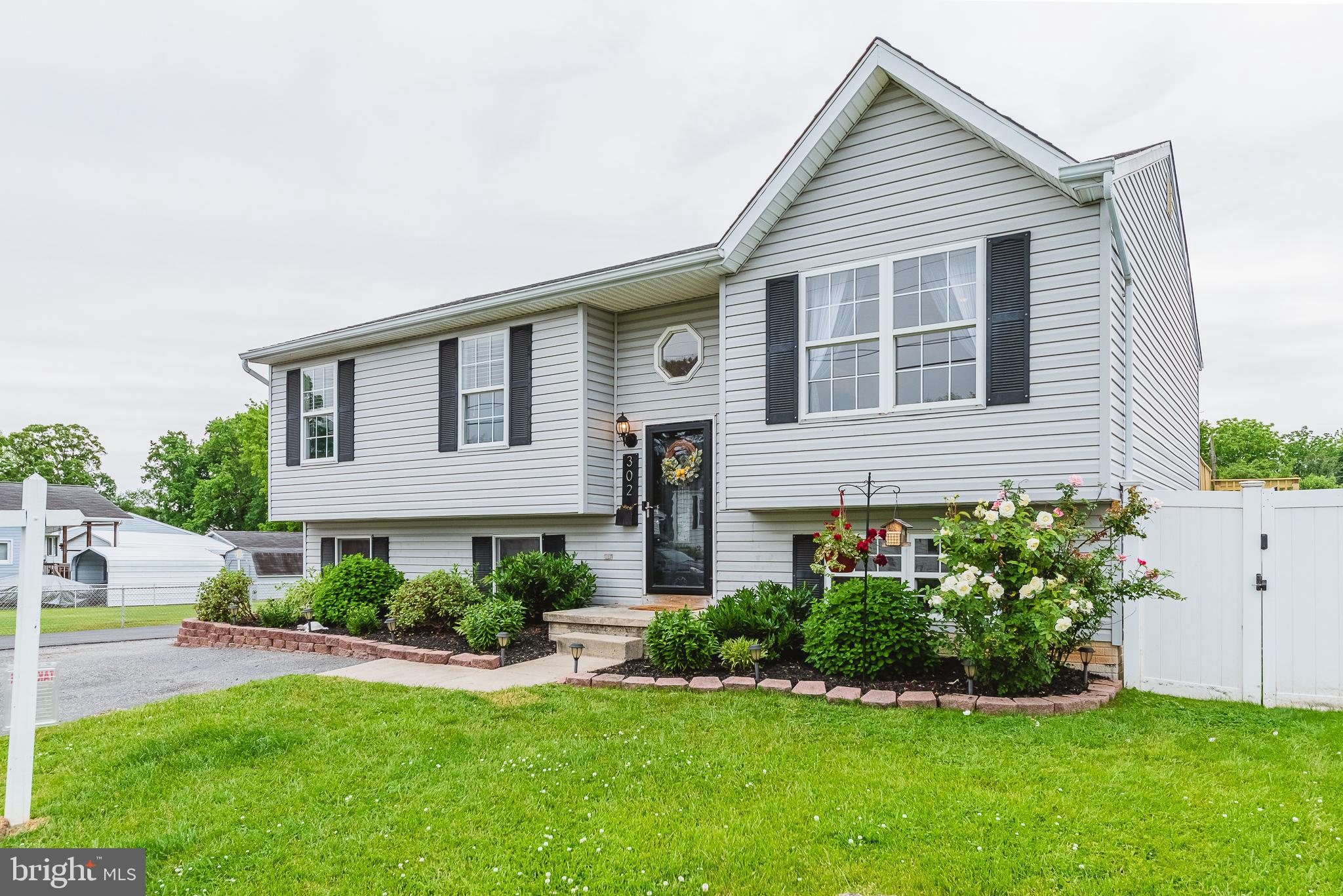302 Liberty Road Baltimore, MD 21221 - Photo 2 of 51 Exterior
