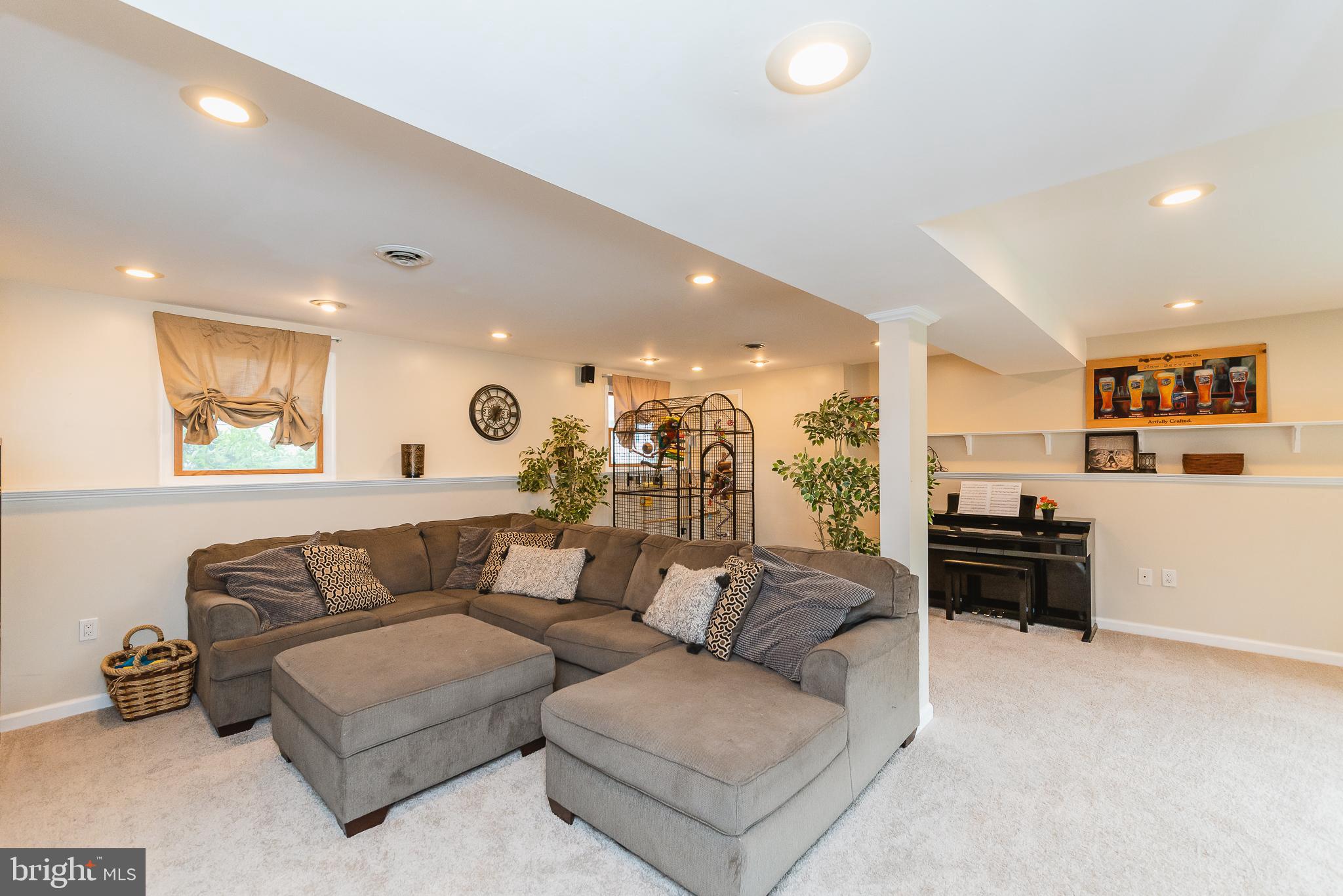302 Liberty Road Baltimore, MD 21221 - Photo 33 of 51 Family Room