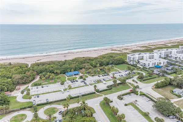 $6,500 | 1700 Ocean Drive, Unit 305, Vero Beach, FL 32963