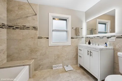 $5,000 | 1181 Sherwood Road, Highland Park, IL 60035