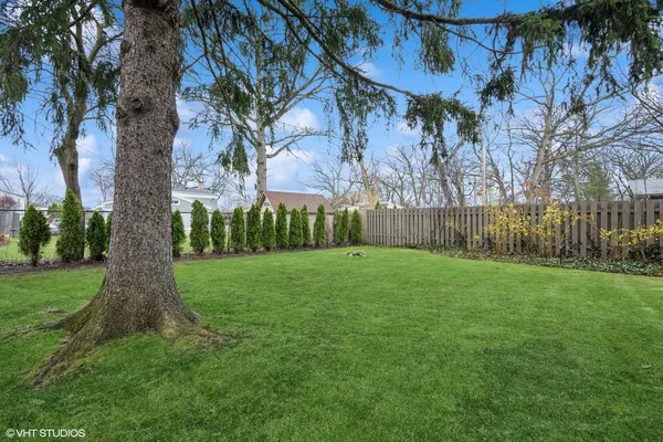 $5,000 | 1181 Sherwood Road, Highland Park, IL 60035