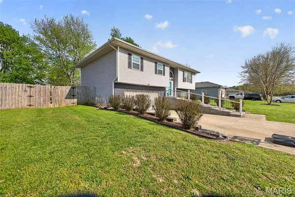 $315,000 | 1508 Danielle Drive, Lebanon, MO 65536
