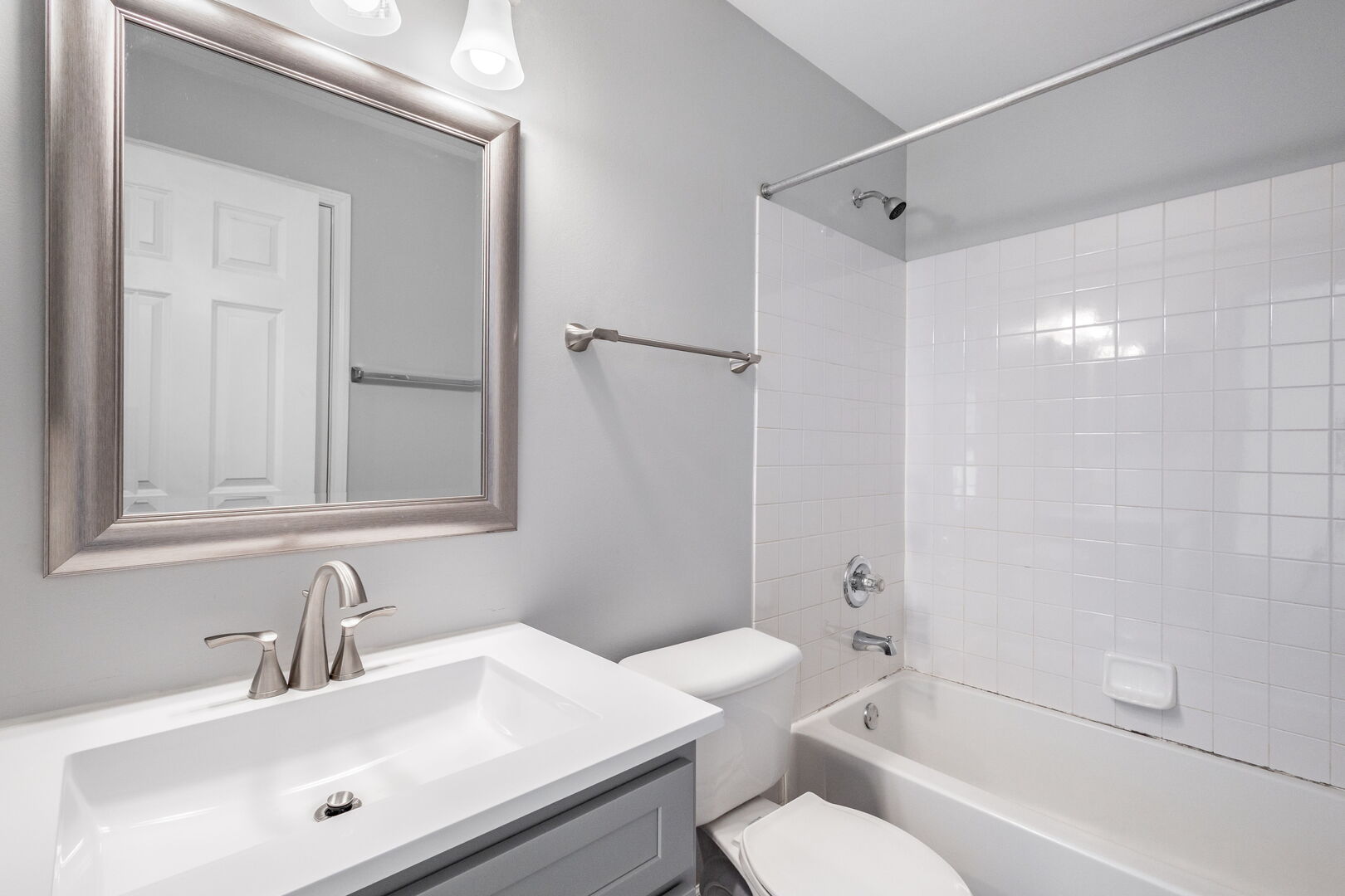 2827 Rutland Circle, Unit 204 Naperville, IL 60564 - Photo 12 of 17