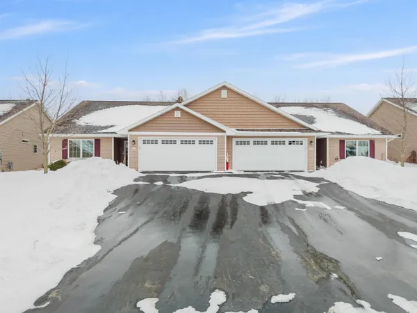 $399,900 | 4367 Autumn Hills Drive, Oshkosh, WI 54904
