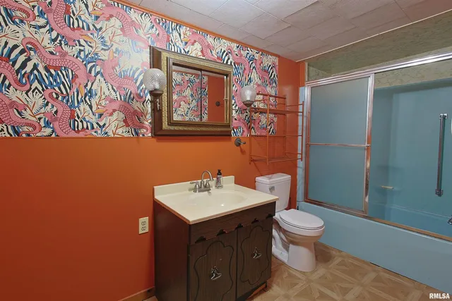 $64,000 | 1020 North 16th Street, Herrin, IL 62948