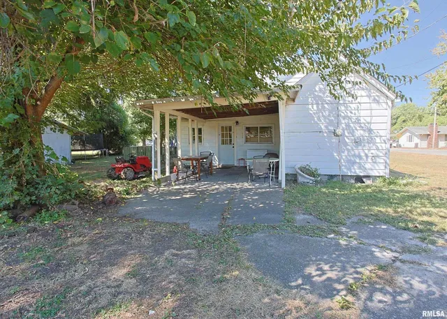 $64,000 | 1020 North 16th Street, Herrin, IL 62948