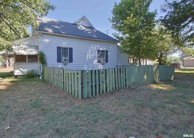 $64,000 | 1020 North 16th Street, Herrin, IL 62948