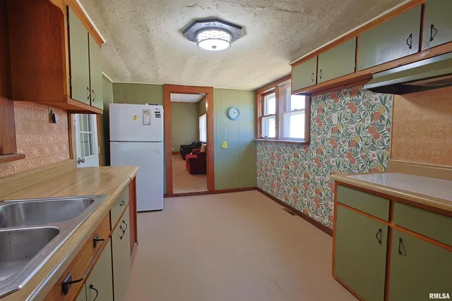 $64,000 | 1020 North 16th Street, Herrin, IL 62948