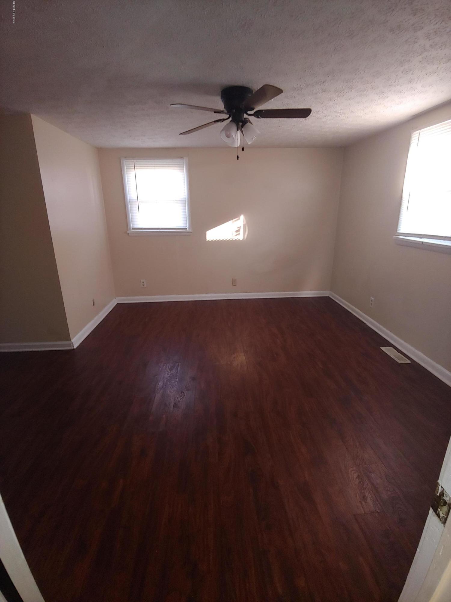 4829 Dover Road Louisville, KY 40216 - Photo 15 of 29 0502201906d_HDR