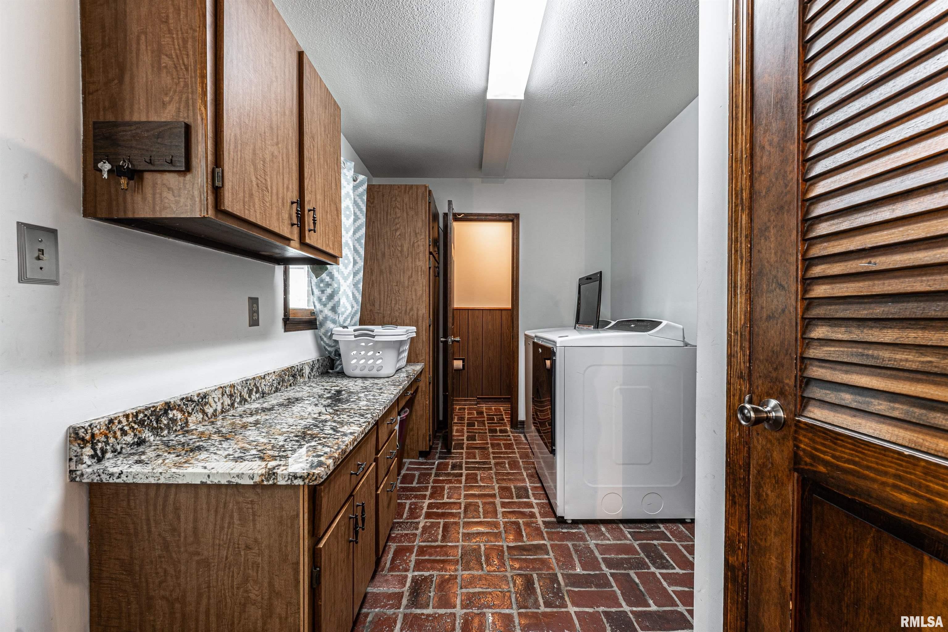 11 Forest Hills Road Lincoln, IL 62656 - Photo 27 of 53 Gallery Image 27
