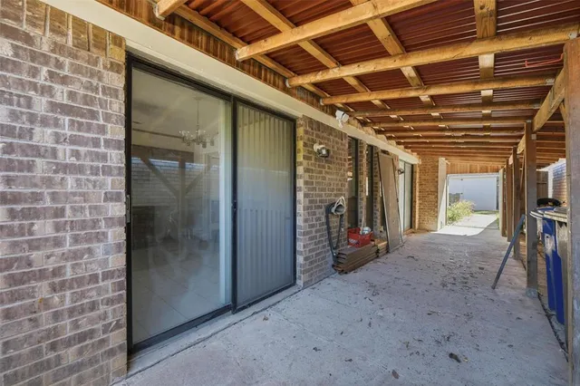 $319,900 | 2212 Benbrook Drive, Carrollton, TX 75007