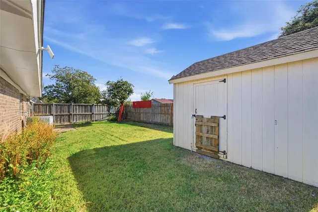 $319,900 | 2212 Benbrook Drive, Carrollton, TX 75007