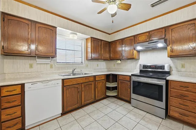 $319,900 | 2212 Benbrook Drive, Carrollton, TX 75007