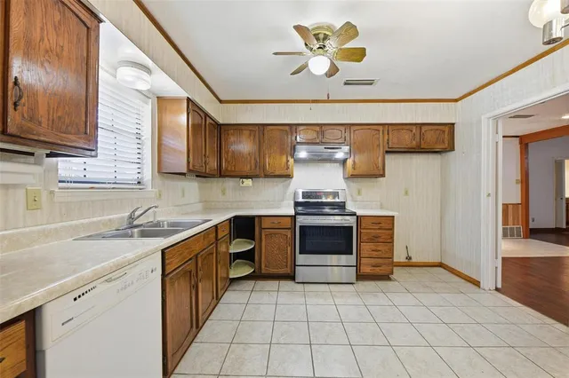 $319,900 | 2212 Benbrook Drive, Carrollton, TX 75007