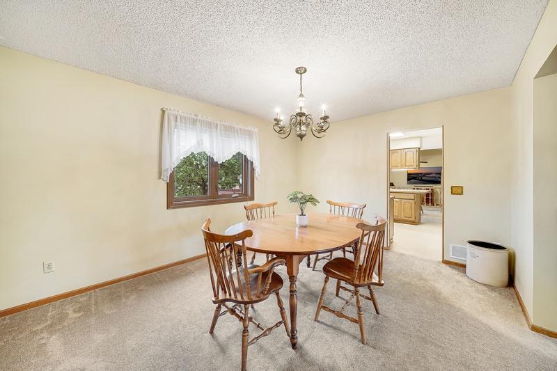 14246 Dearborn Path Rosemount, MN 55068 - Photo 17 of 44