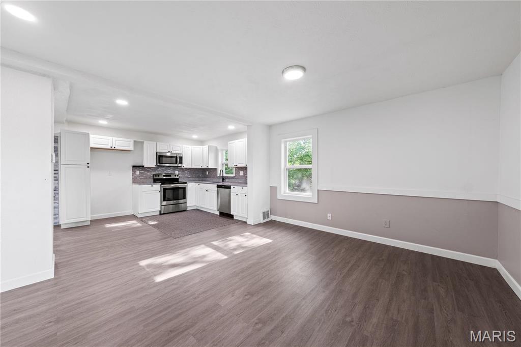 1919 Parker Road St. Louis, MO 63138 - Photo 9 of 43 Gallery Image 9