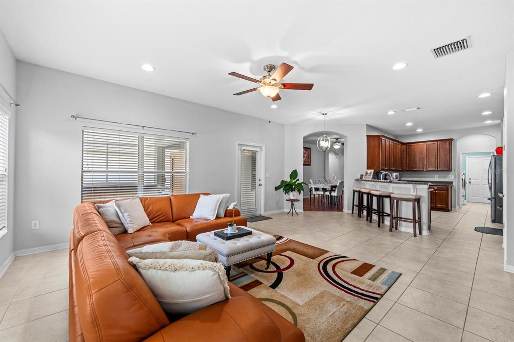 6751 Boulder Run Loop Wesley Chapel, FL 33545 - Photo 10 of 37