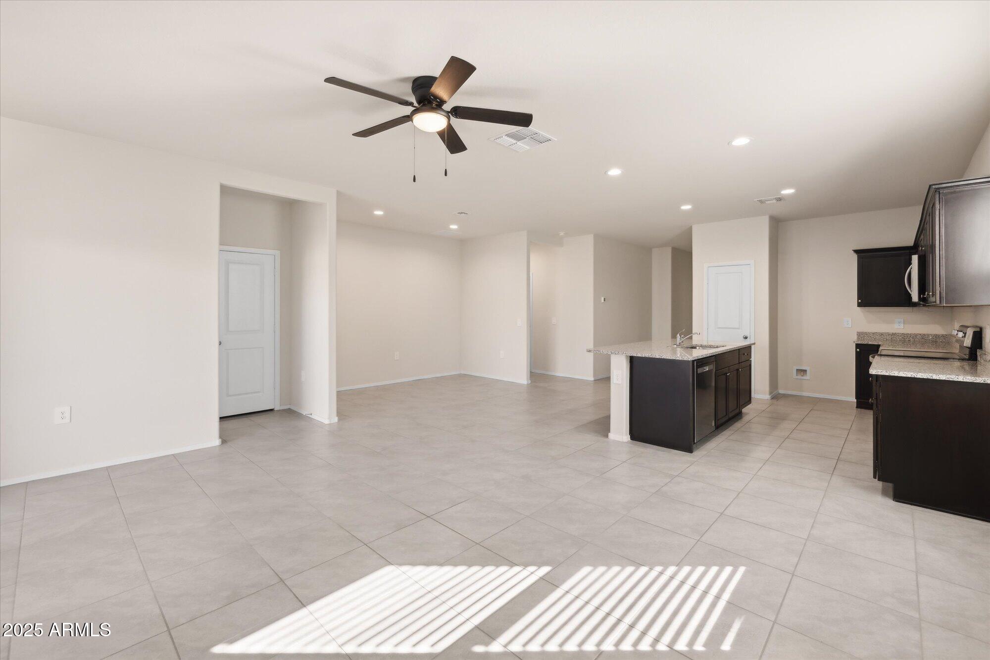 9394 Silo Road Florence, AZ 85132 - Photo 2 of 25 04-AE4A6939