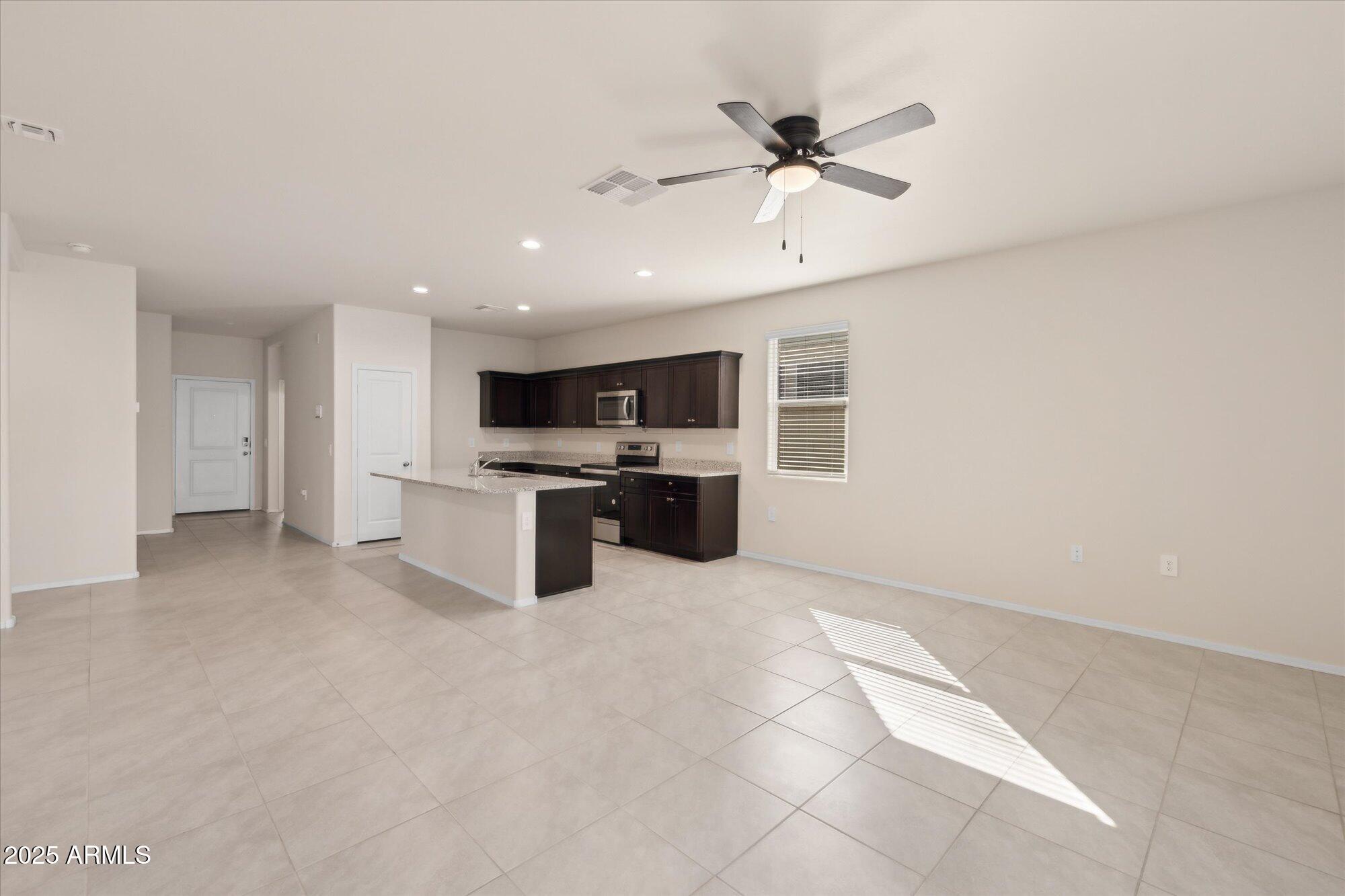9394 Silo Road Florence, AZ 85132 - Photo 3 of 25 05-AE4A6934