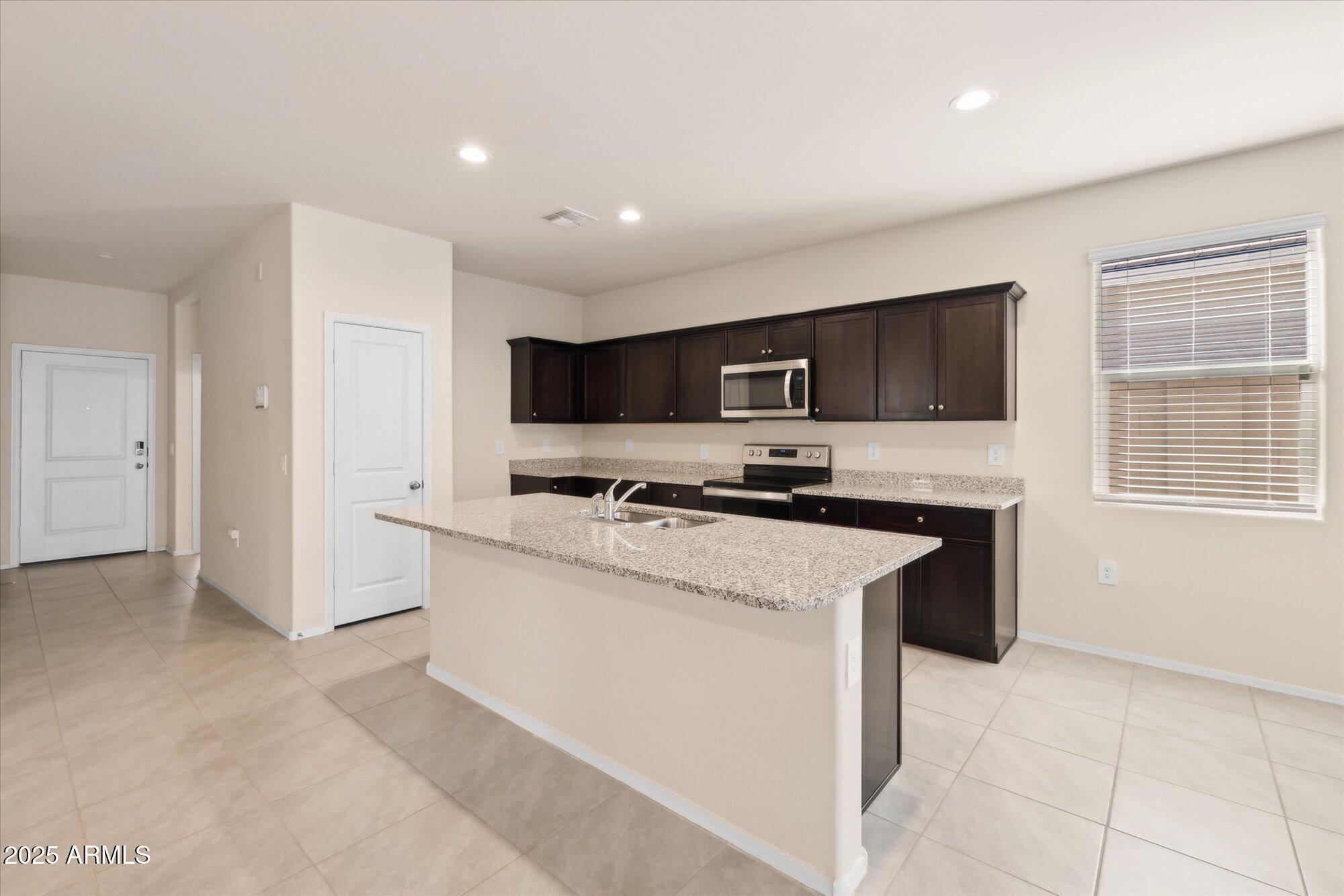 9394 Silo Road Florence, AZ 85132 - Photo 4 of 25 07-AE4A6919