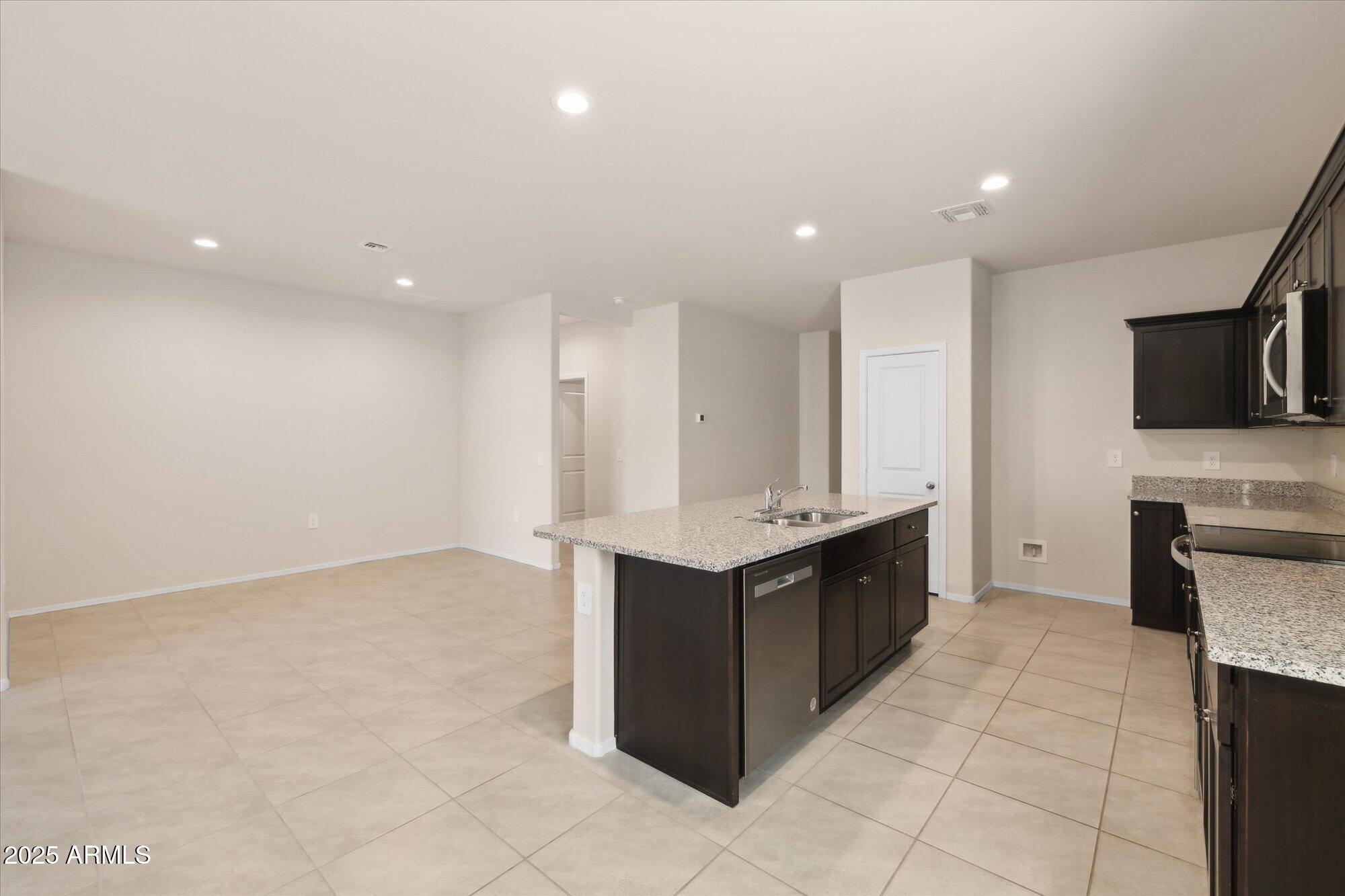 9394 Silo Road Florence, AZ 85132 - Photo 7 of 25 10-AE4A6904