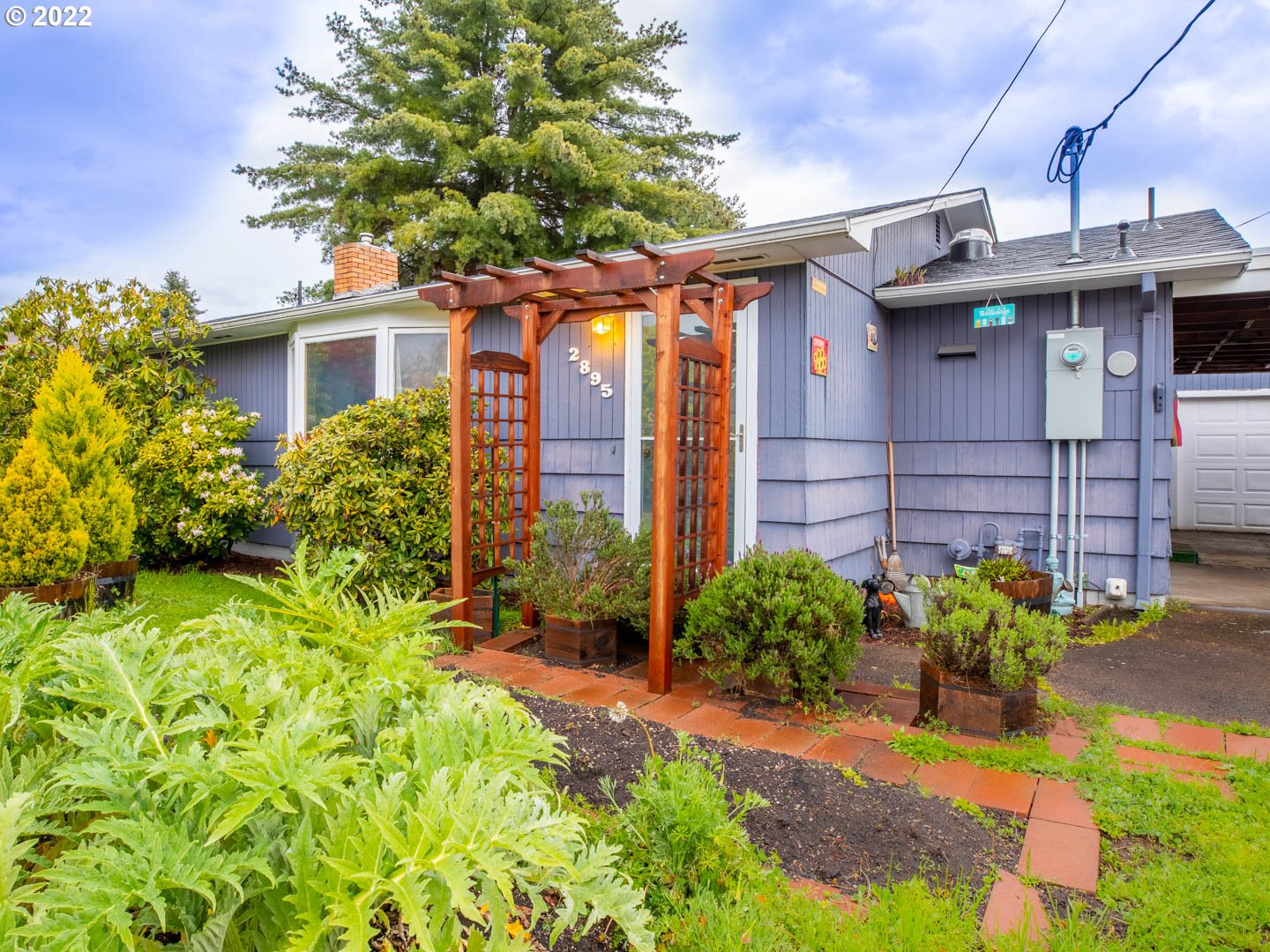 2895 Crocker Road Eugene, OR 97404 - Photo 3 of 20 Gallery Image 3