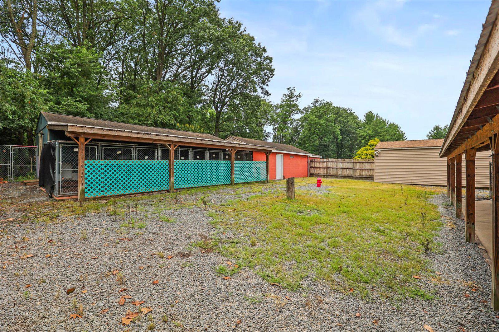 333 Newcomer Road Windsor, PA 17366 - Photo 66 of 112 Kennel play yard