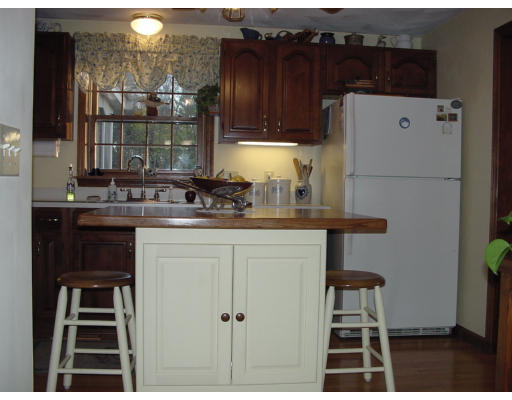 19 Coleman Road Groveland, MA 01834 - Photo 6 of 17 Gallery Image 6