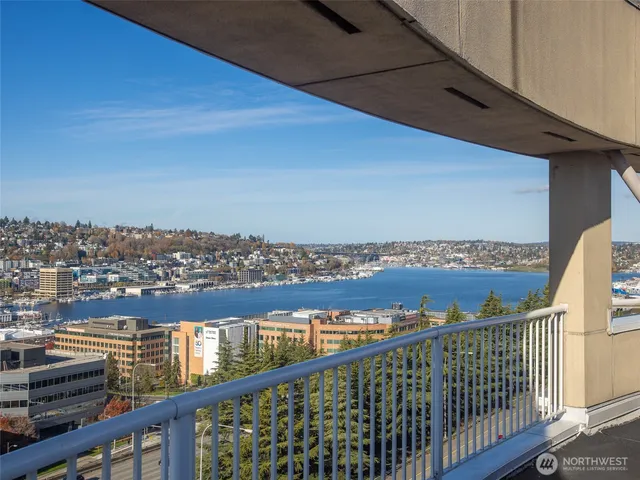 $350,000 | 530 Melrose Avenue East, Unit 309, Seattle, WA 98102