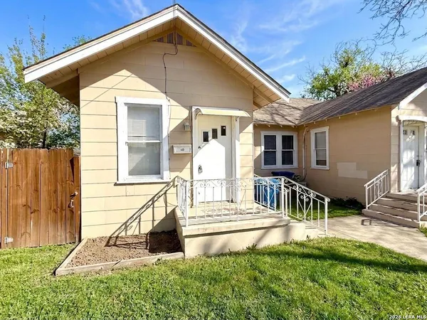 $899 | 409 Canton, San Antonio, TX 78202