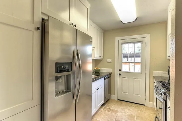 $1,950 | 8886 Kempwood Drive, Houston, TX 77080