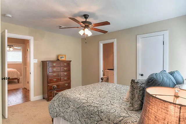 $1,950 | 8886 Kempwood Drive, Houston, TX 77080