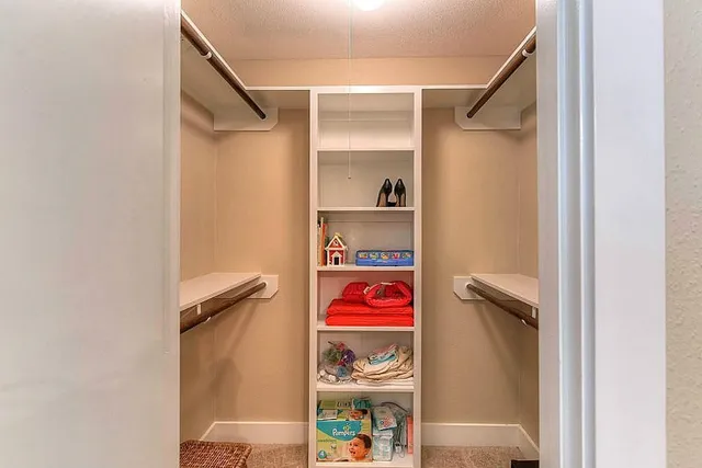 $1,950 | 8886 Kempwood Drive, Houston, TX 77080