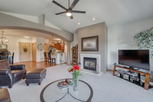 $434,900 | N51W34861 East Wisconsin Avenue, Unit 3114, Oconomowoc, WI 53069