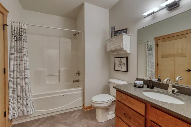 $434,900 | N51W34861 East Wisconsin Avenue, Unit 3114, Oconomowoc, WI 53069