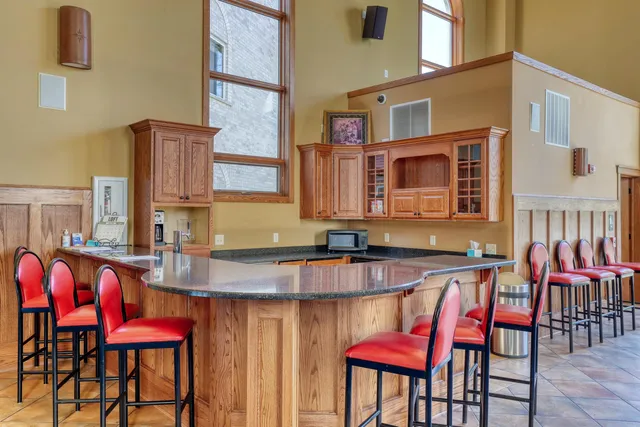 $434,900 | N51W34861 East Wisconsin Avenue, Unit 3114, Oconomowoc, WI 53069